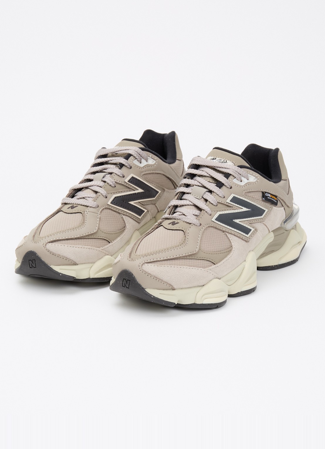 New Balance 9060 sneaker met mesh en suède details - detail 2 beige