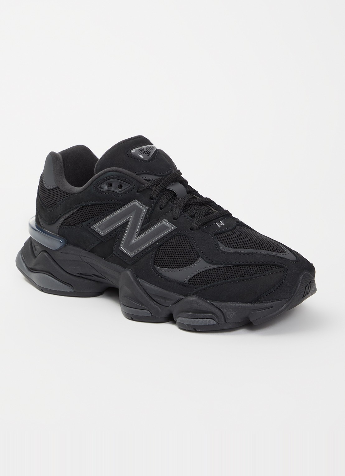 New Balance 9060 sneaker met nubuck details - voorkant 4 zwart