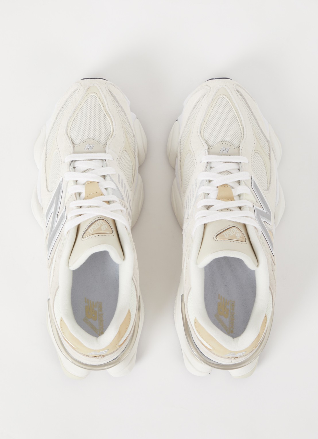 New Balance 9060 sneaker met suède details - detail 2 beige