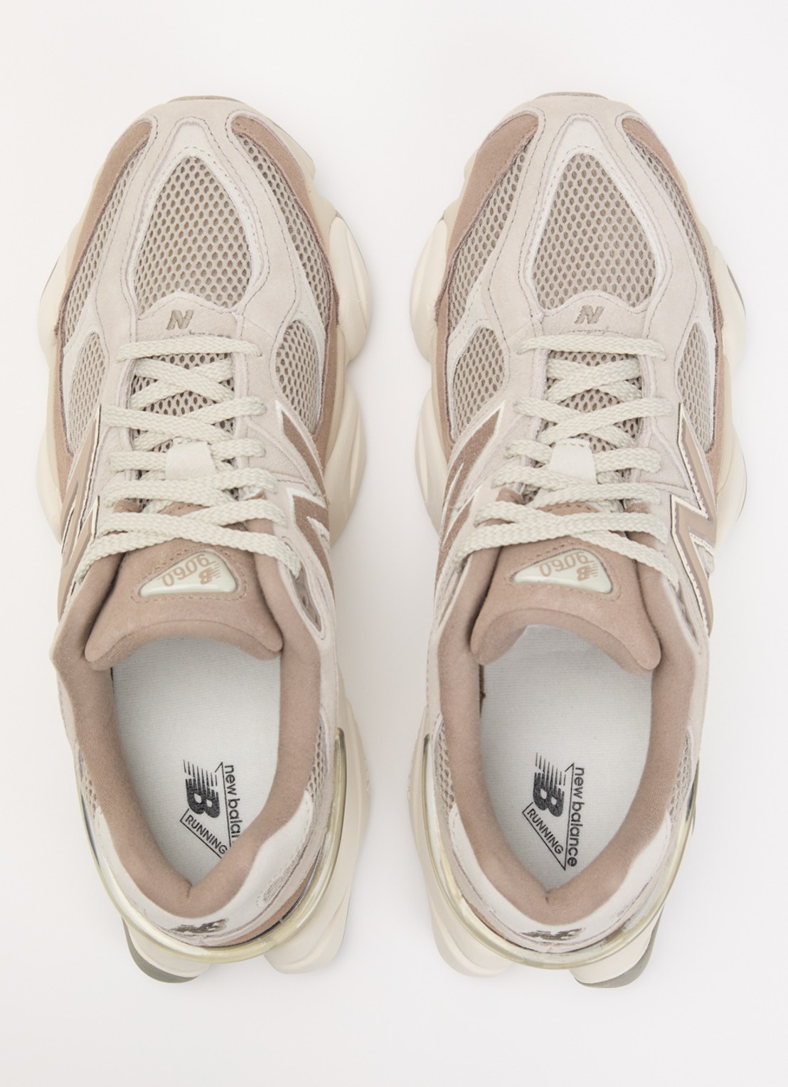 New Balance 9060 sneaker met suède details - detail 2 gebroken wit
