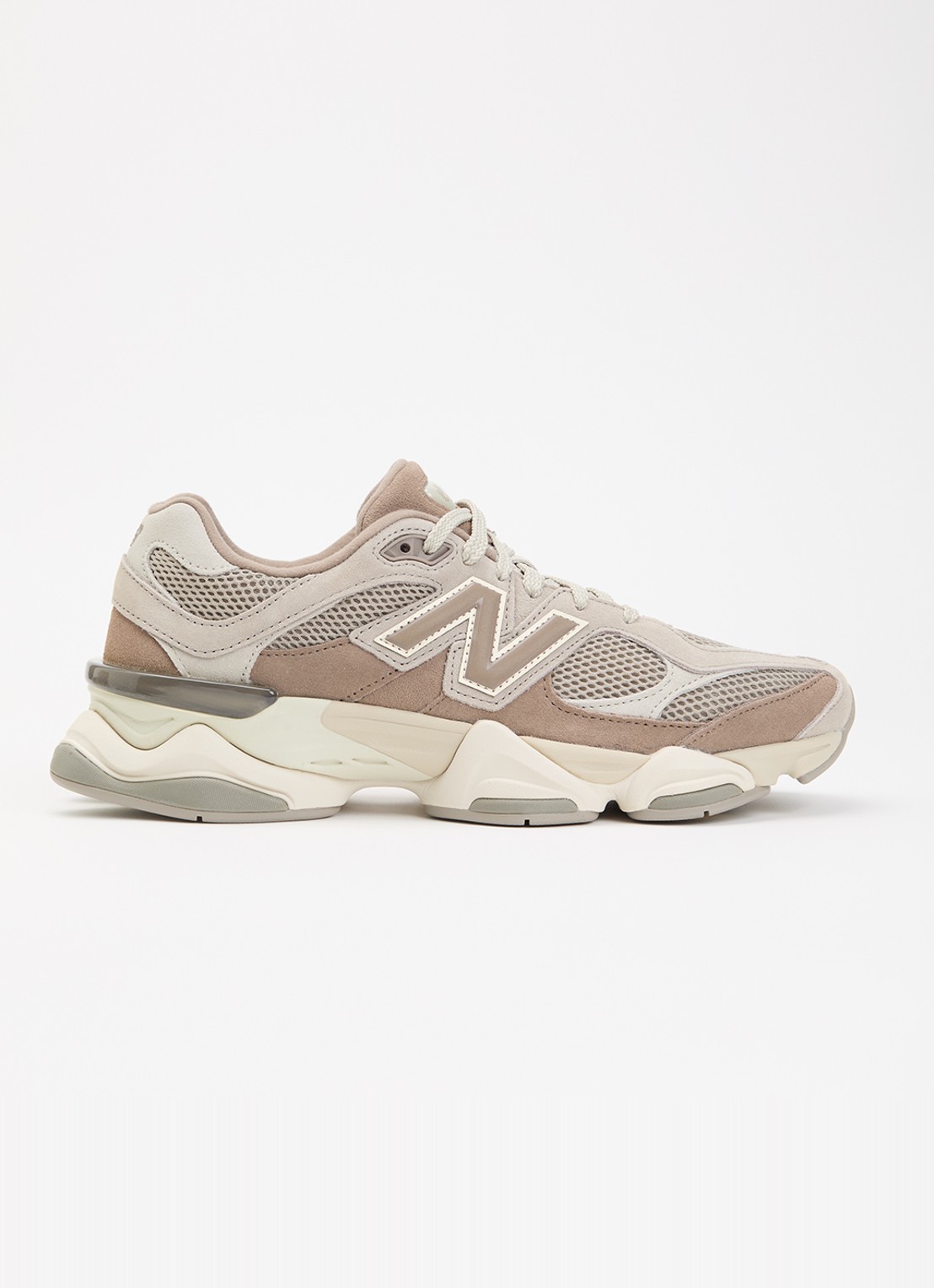 New Balance 9060 sneaker met suède details - voorkant 5 gebroken wit
