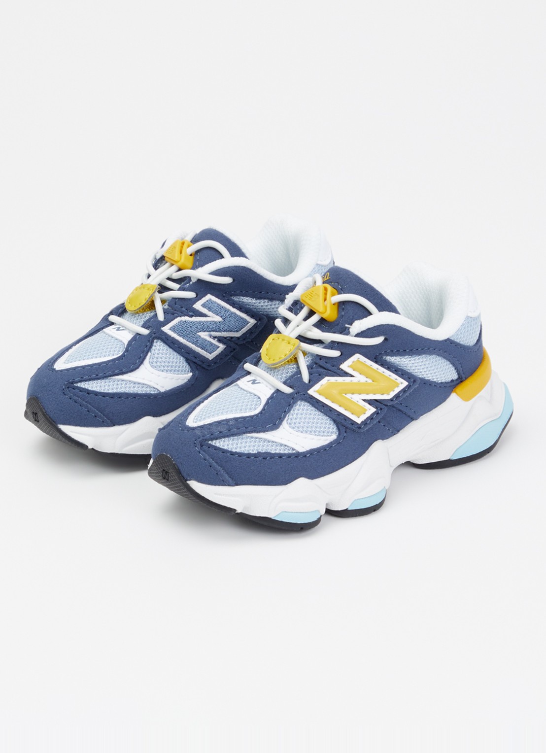 New Balance 9060 sneaker met suède details - voorkant 3 indigo