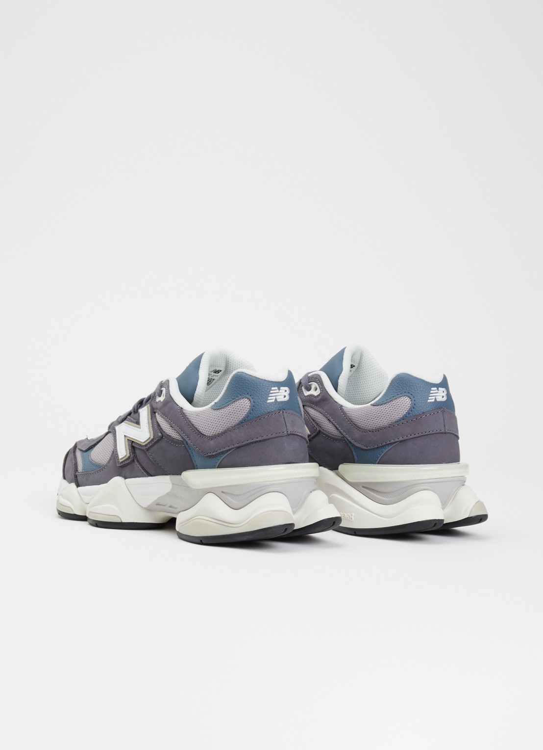 New Balance 9060 sneaker van leer met logo - achterkant violet