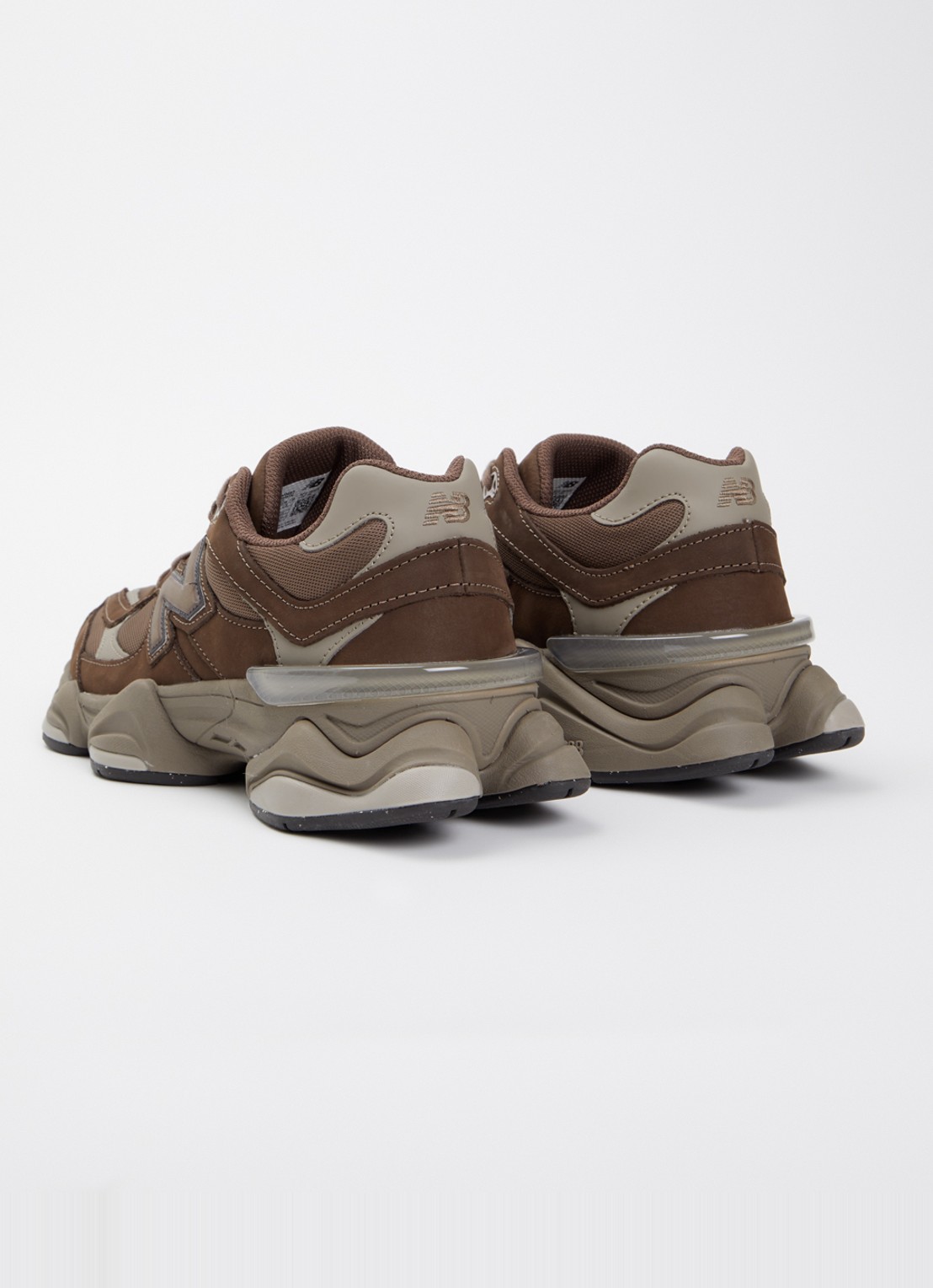 New Balance 9060 sneaker van mesh met details van nubuck - achterkant 2 chocoladebruin