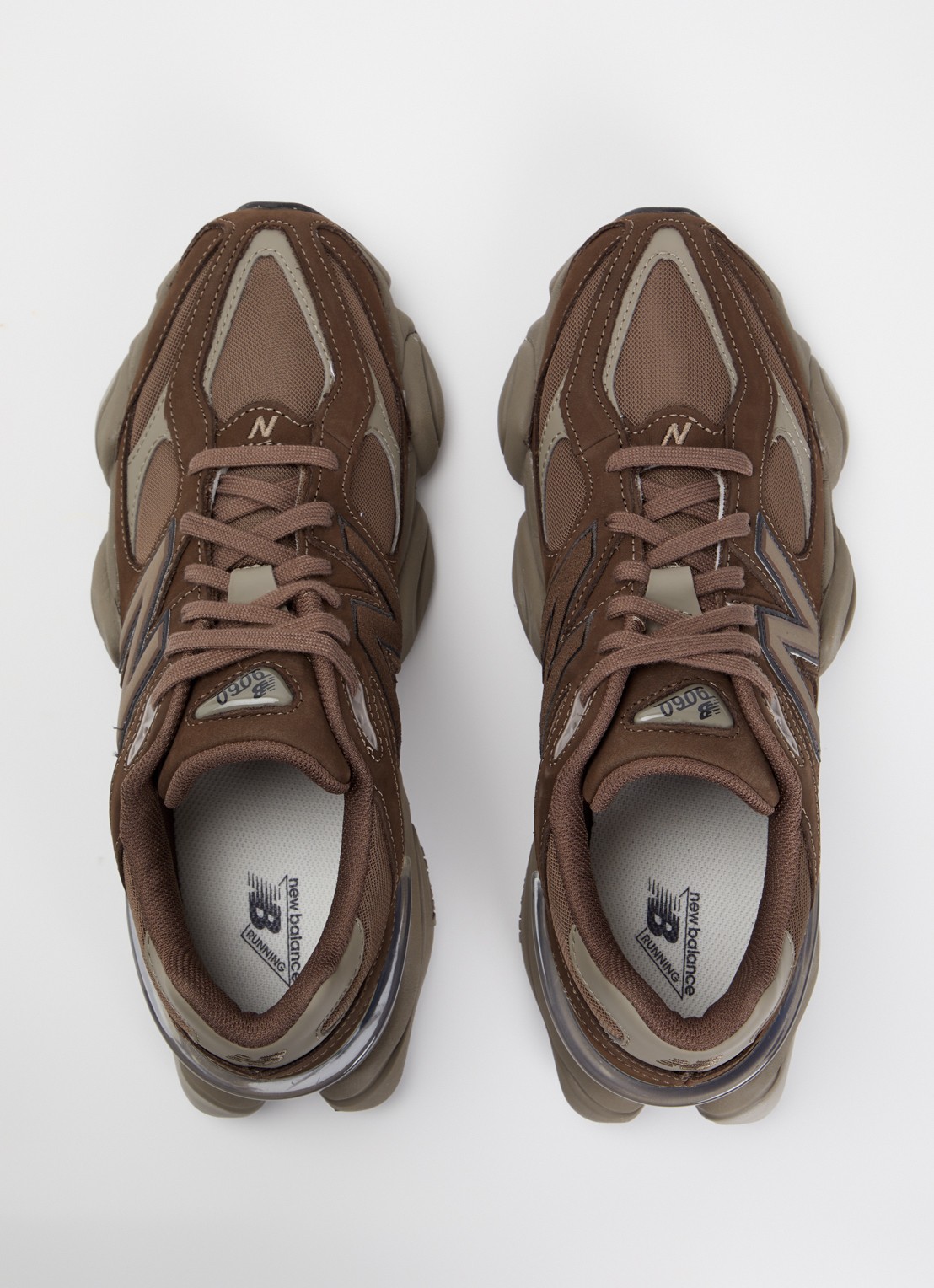 New Balance 9060 sneaker van mesh met details van nubuck - detail 4 chocoladebruin