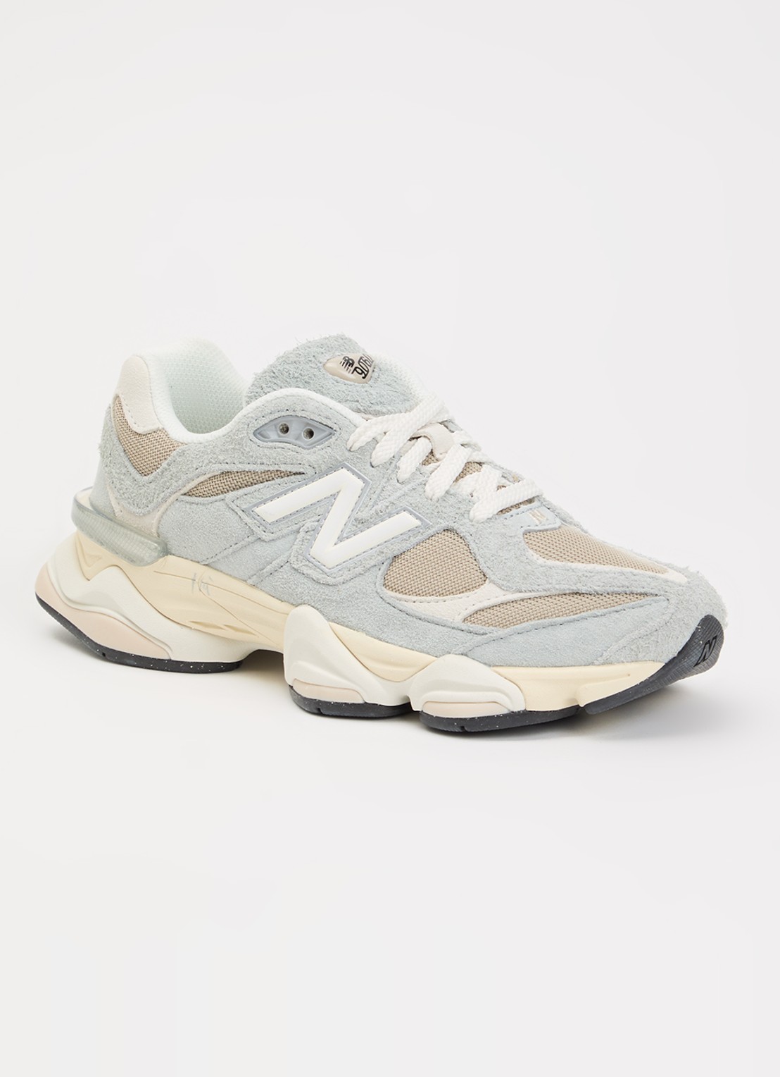 New Balance 9060 sneaker van mesh met logo - voorkant 5 beige