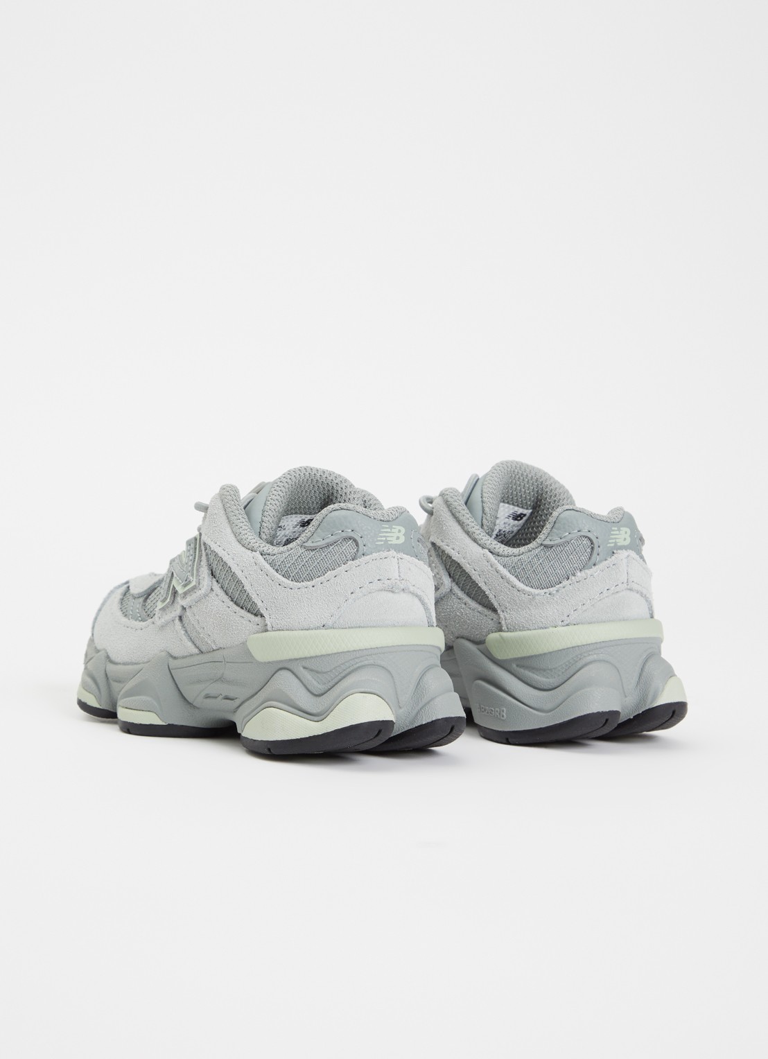 New Balance 9060 sneaker van suède met logo - achterkant 3 olijfgroen