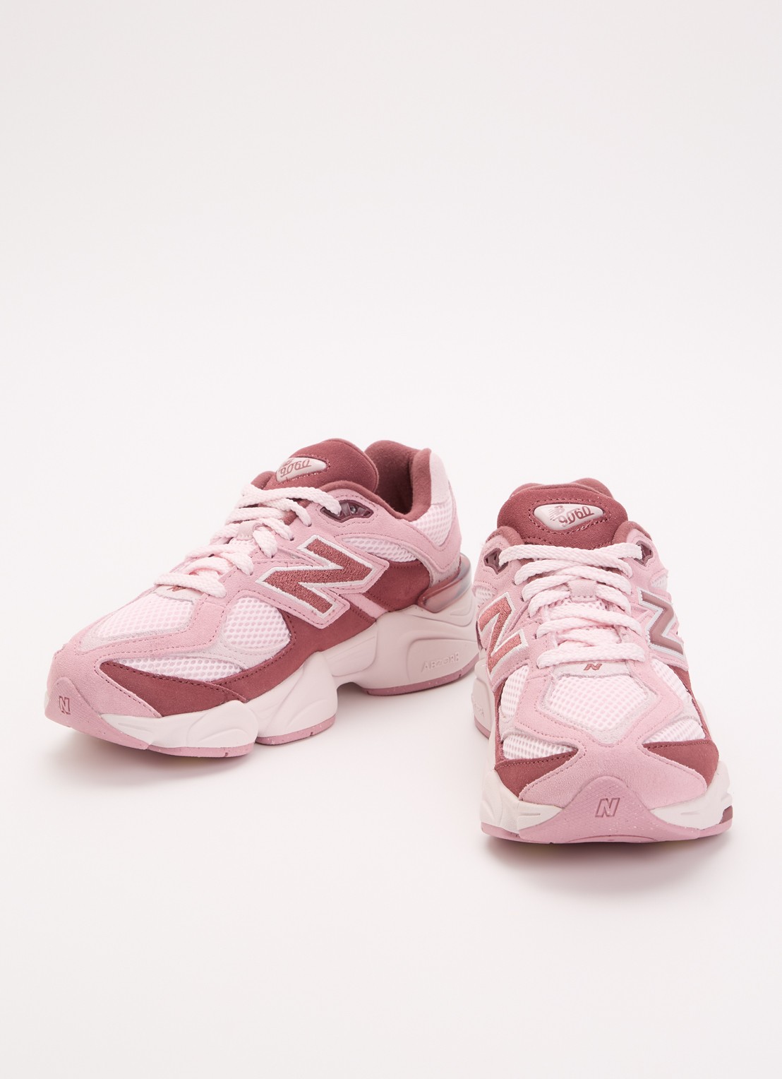 New Balance 9060 sneaker van suède met mesh details - detail 3 roze