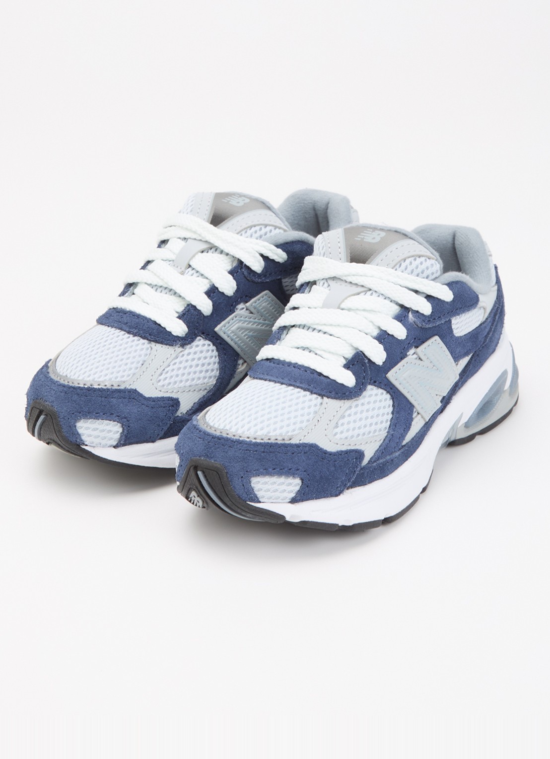 New Balance Abzorb 2010 sneaker van suède met details van mesh - voorkant 2 donkerblauw