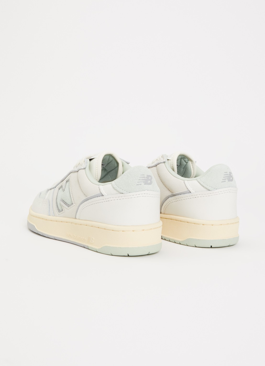 New Balance BB950 sneaker van leer met details van nubuck - achterkant 4 lindegroen