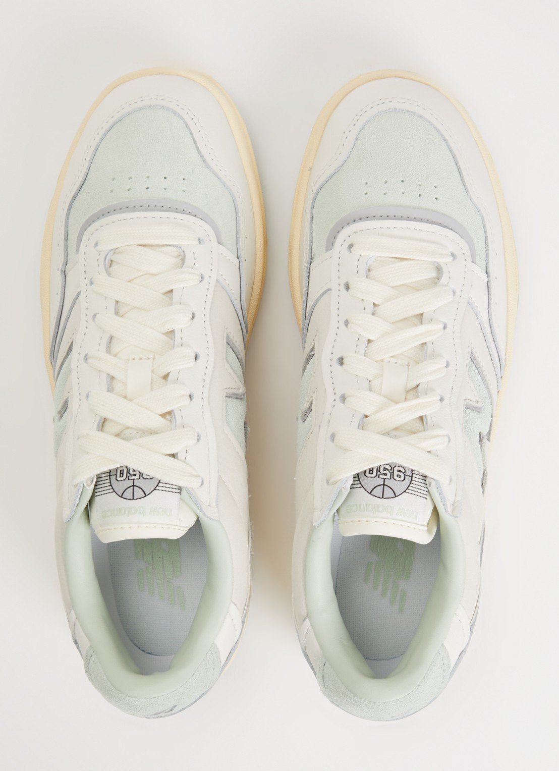 New Balance BB950 sneaker van leer met details van nubuck - detail 2 lindegroen