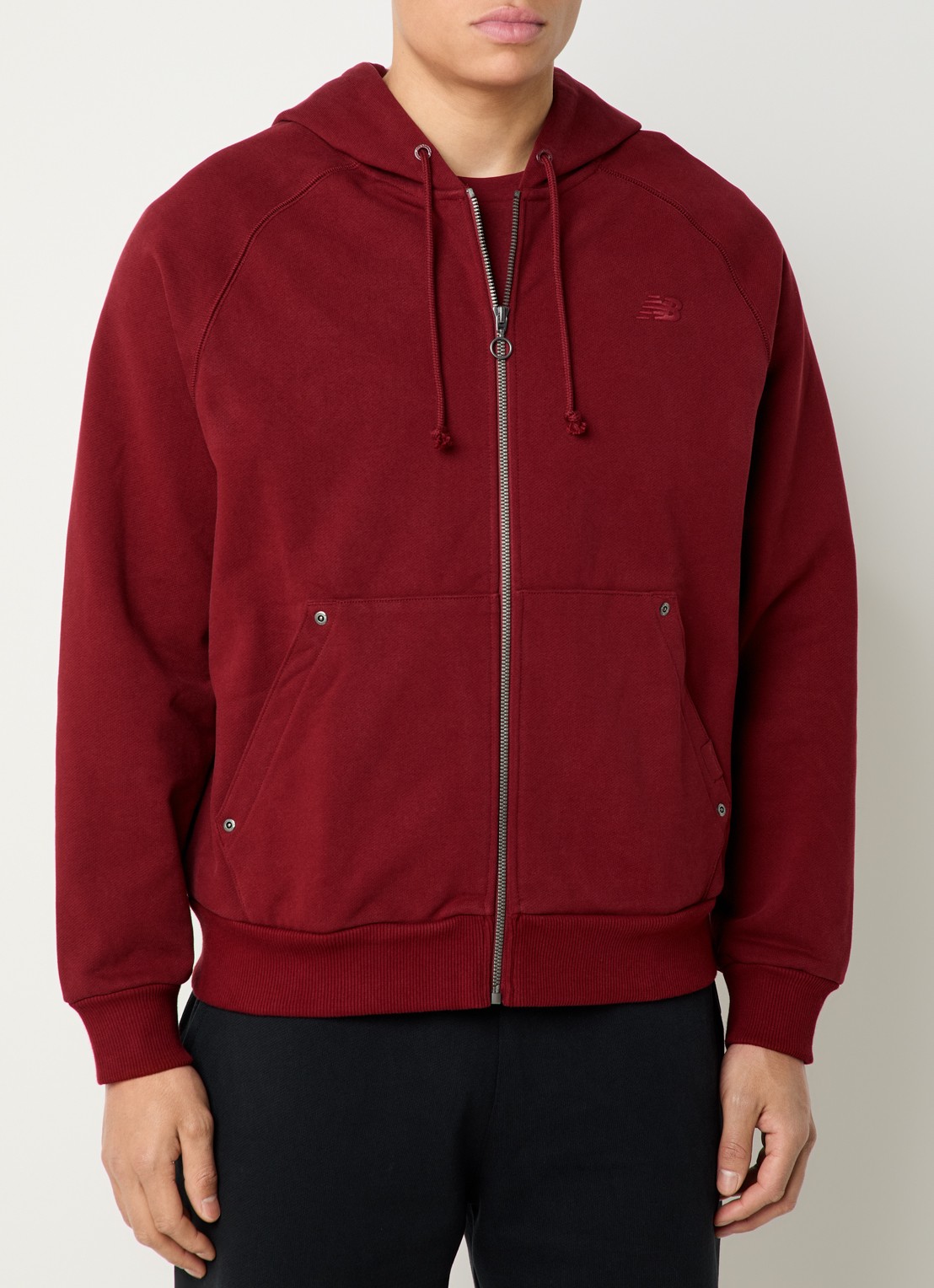 New Balance Hoodie met logoborduring en steekzakken - detail 3 rood