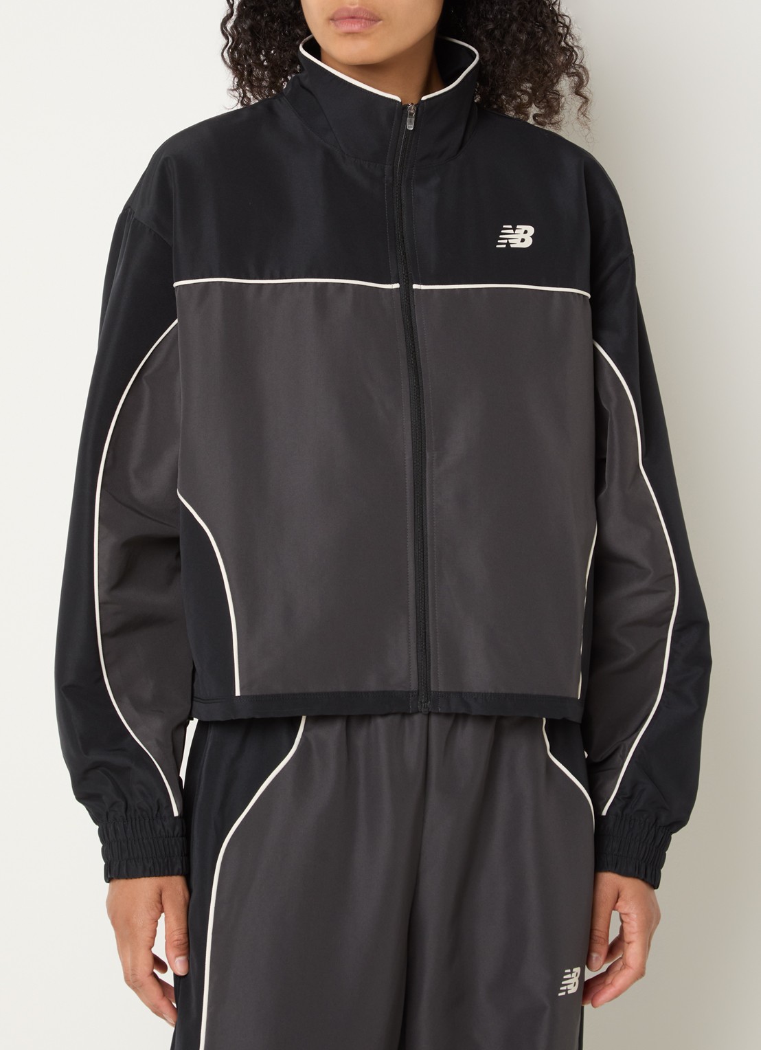 New Balance Jack met logo en steekzakken - detail zwart
