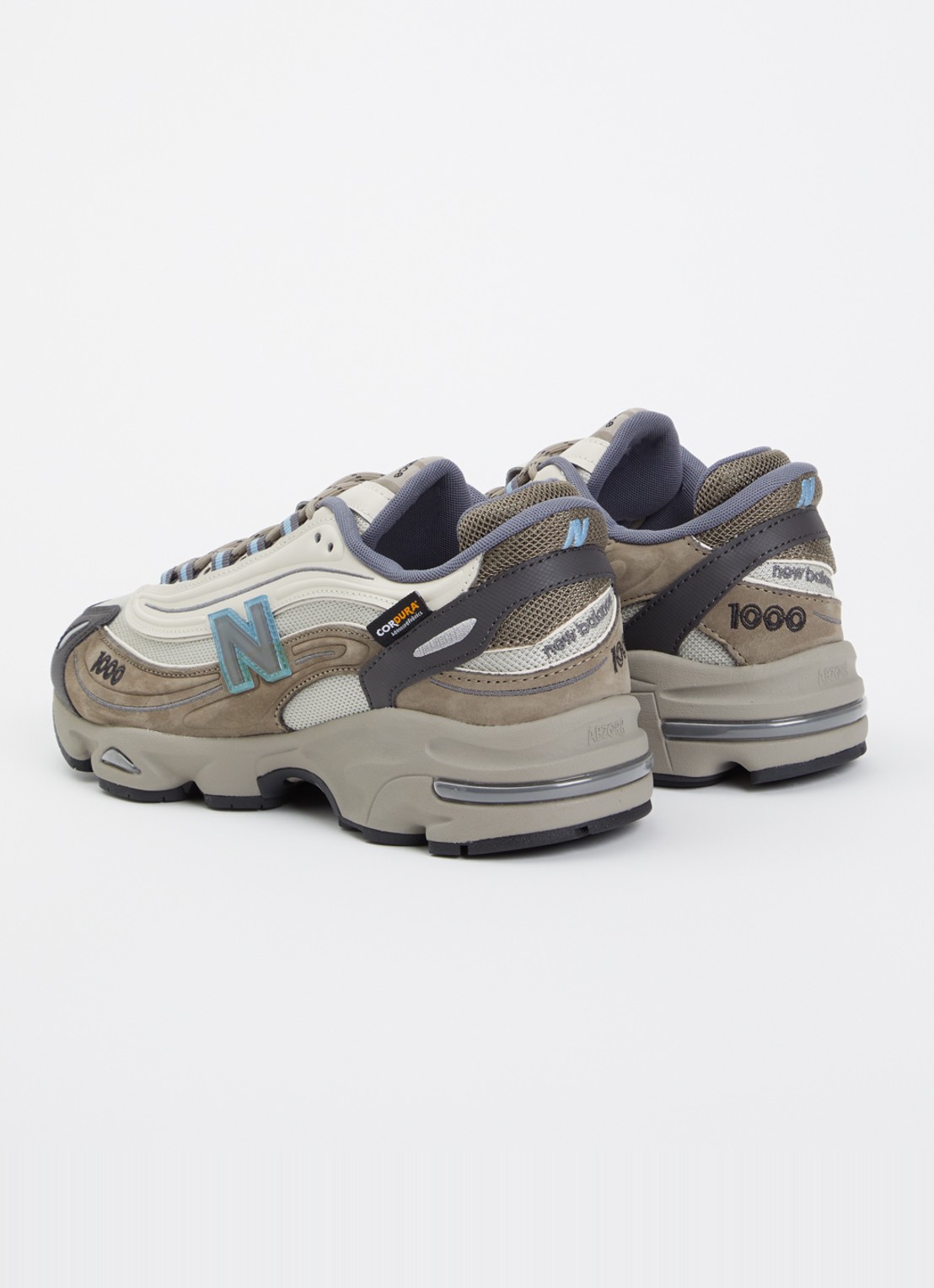 New Balance M1000 sneaker van mesh met suède details - achterkant beige