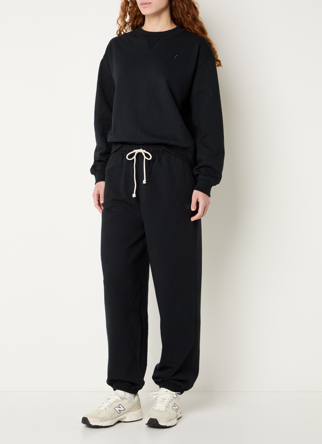 New Balance Oversized sweater met logoborduring - voorkant 2 zwart