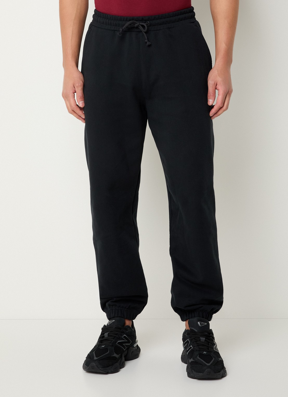 New Balance Regular fit joggingsbroek met logoborduring en steekzakken - detail 2 zwart