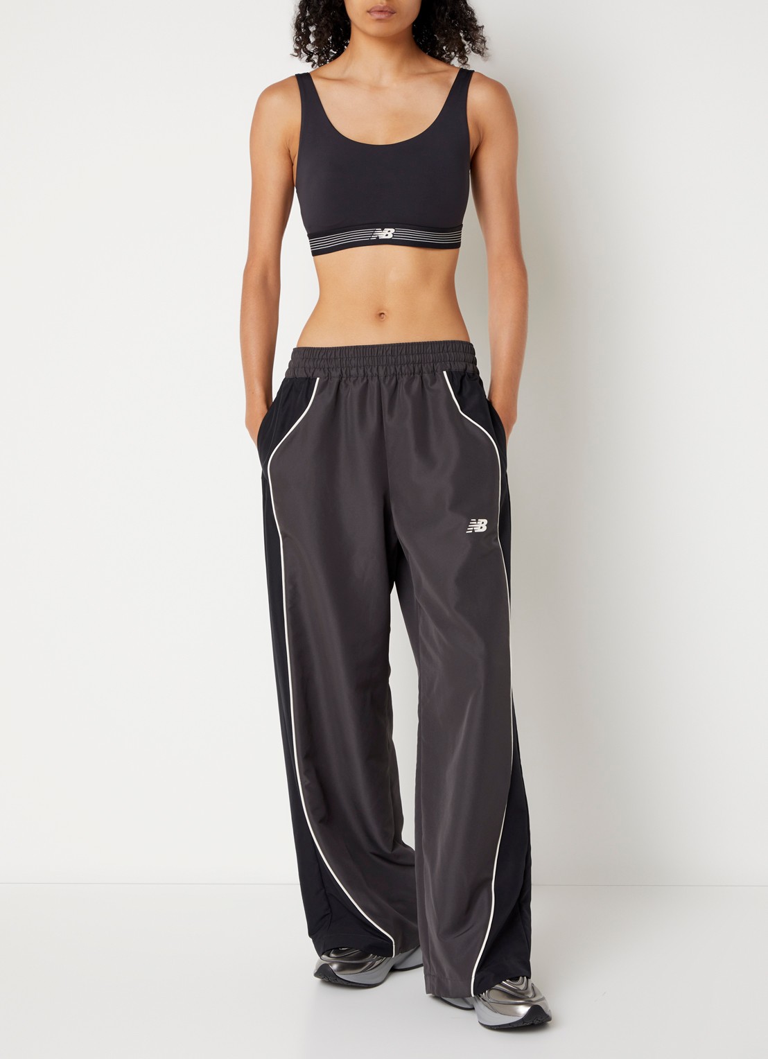 New Balance Sport bh met light support en uitneembare vulling - voorkant 2 antraciet