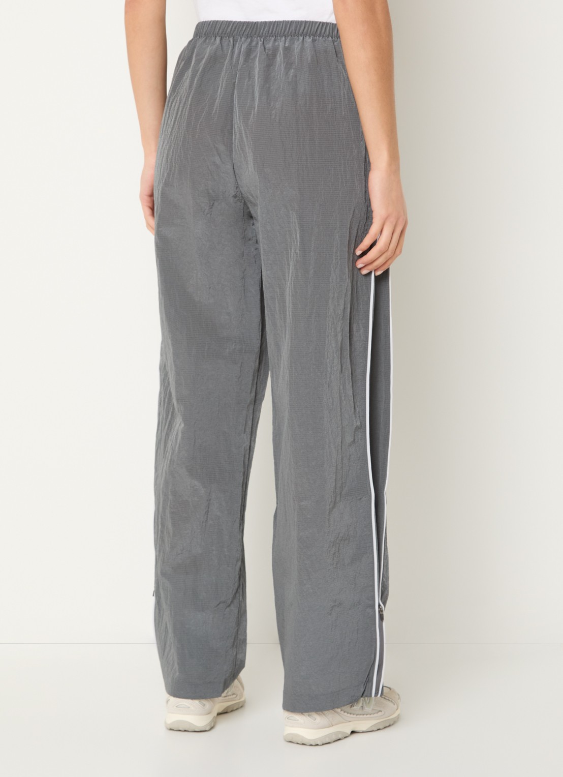 New Balance Sport Legacy high waist loose fit trackpants met logo en steekzakken  - achterkant 3 grijs