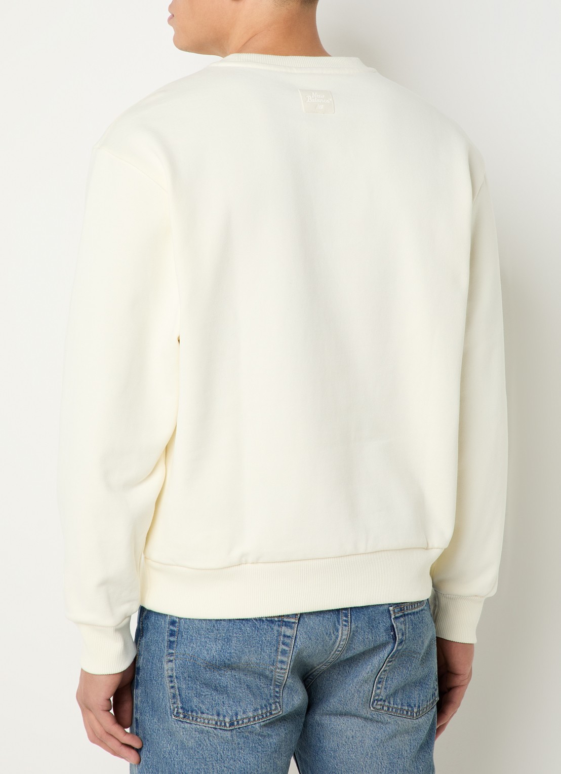 New Balance Sweater met logo - achterkant creme