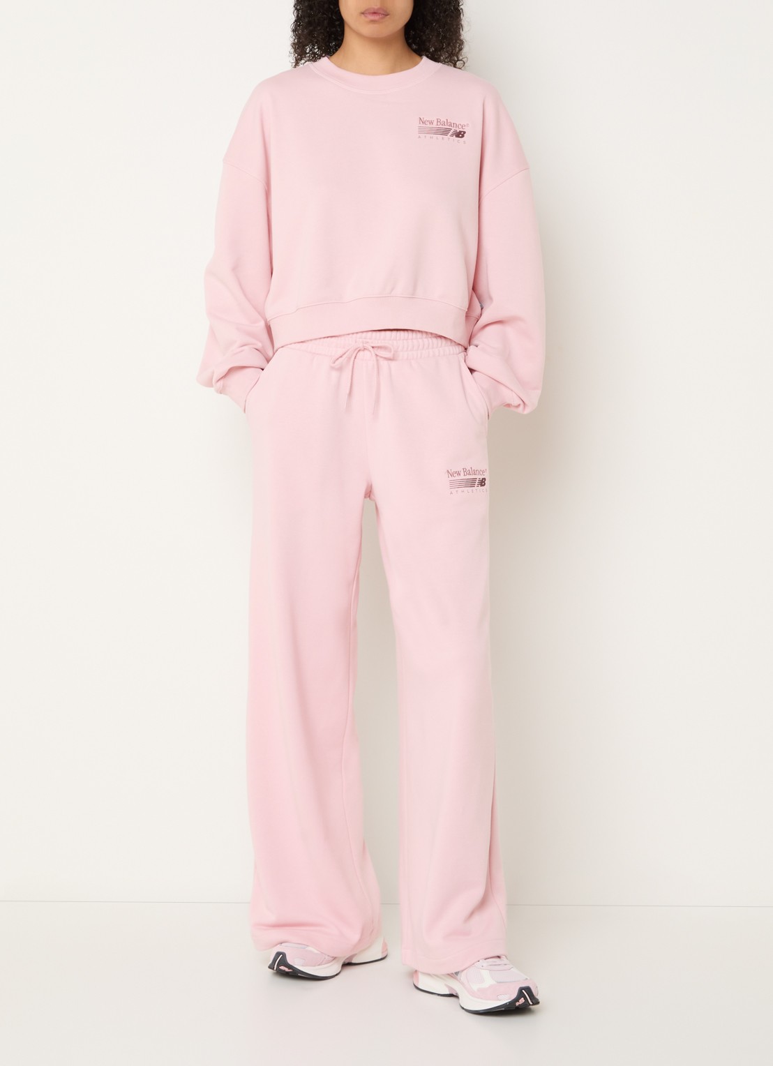 New Balance Trackside high waist straight fit joggingbroek met logo - voorkant 3 roze