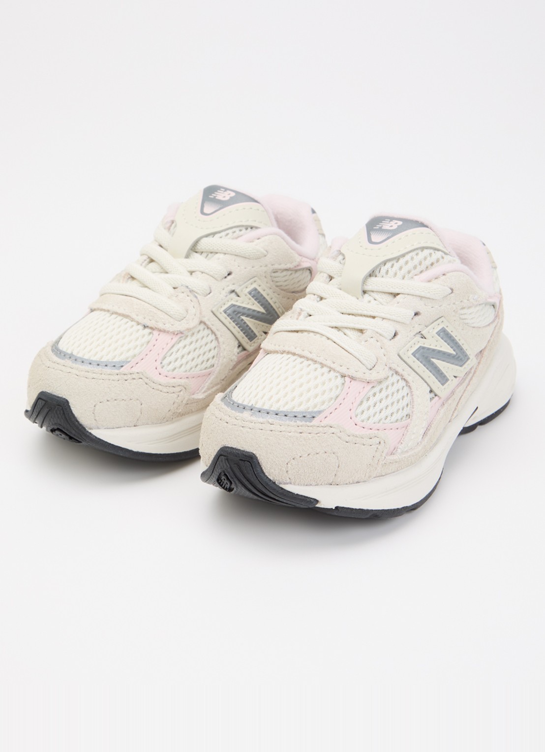 New Balance Turtledove 162 sneaker met details van suède en mesh - voorkant 3 beige