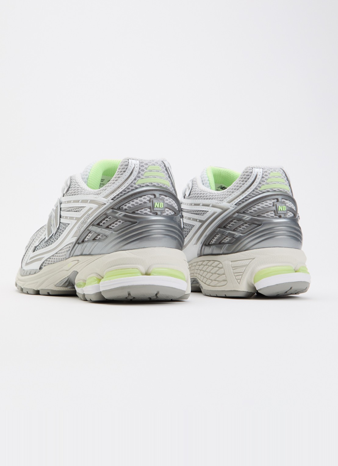 New Balance U19063NQ sneaker met logo en details van leer  - achterkant grijs