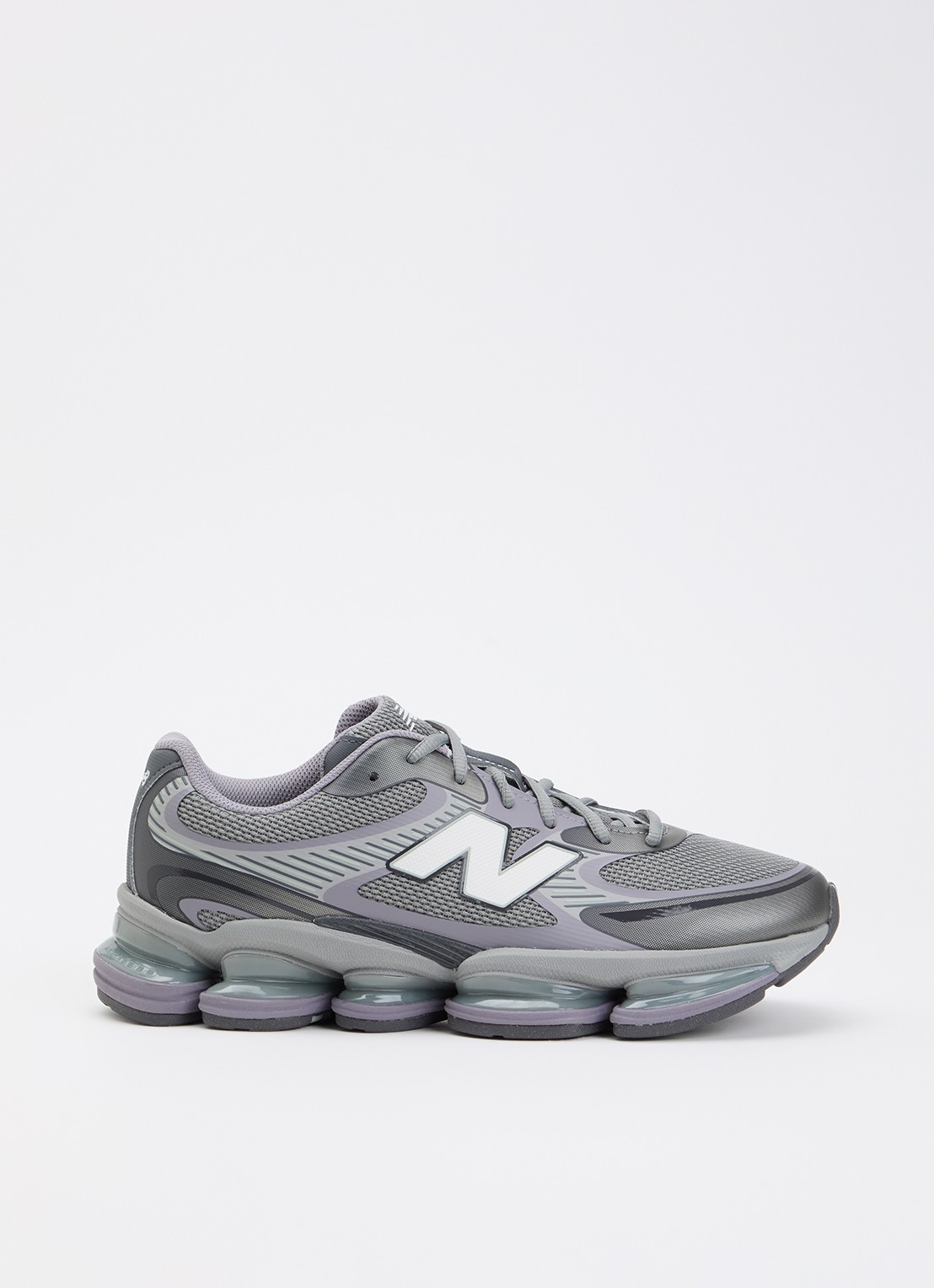 New Balance U2000 sneaker met logo  - voorkant paars