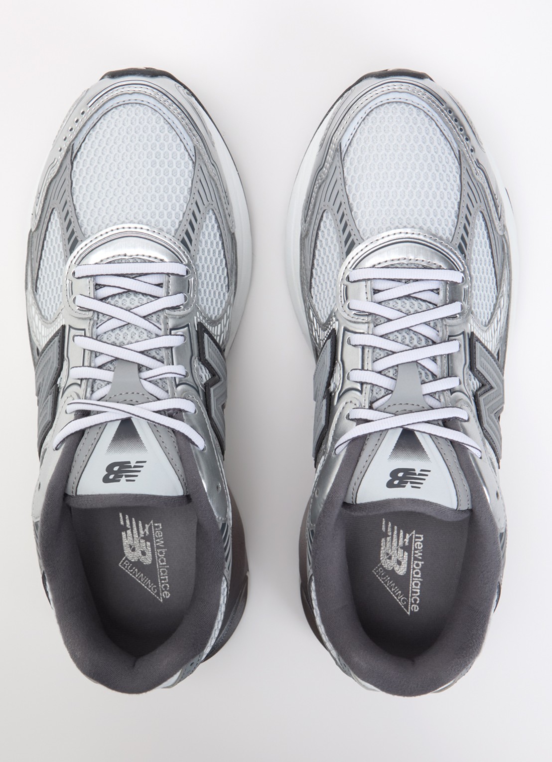 New Balance U2010 sneaker met mesh details en metallic finish  - detail 4 grijs