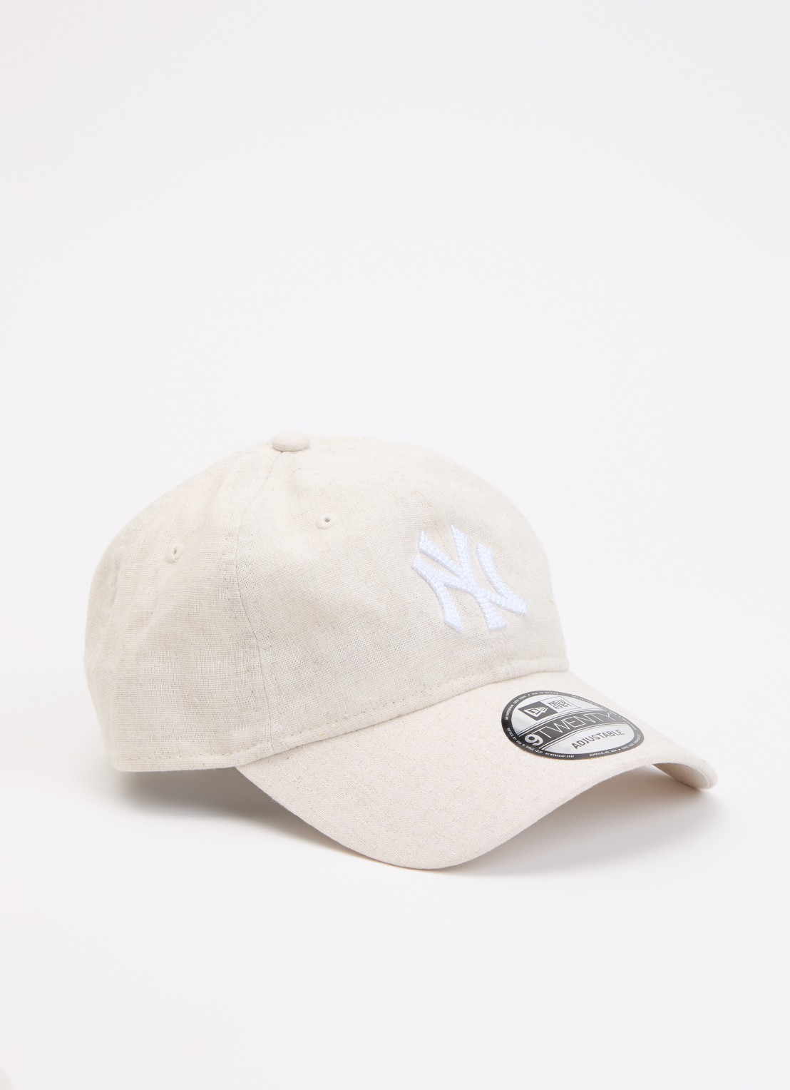 New Era 9Twenty pet met New York Yankees logoborduring - voorkant 2 beige