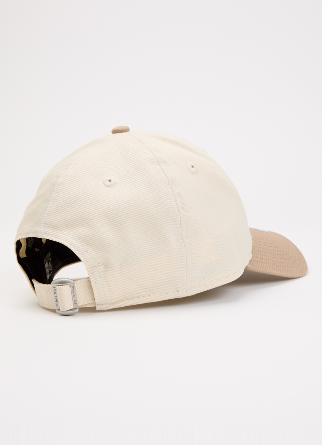 New Era Pet met logoborduring - detail beige