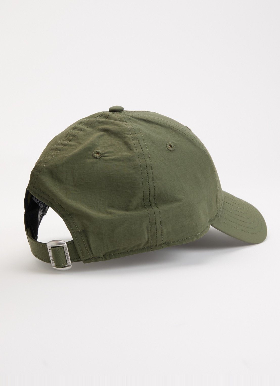New Era Pet met logoborduring - detail 2 legergroen