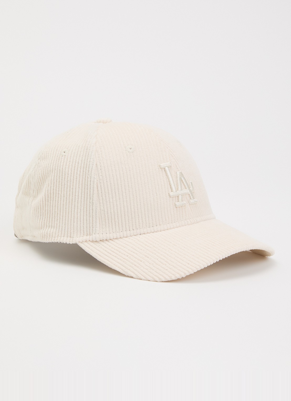 New Era Pet van corduroy met logoborduring - voorkant beige