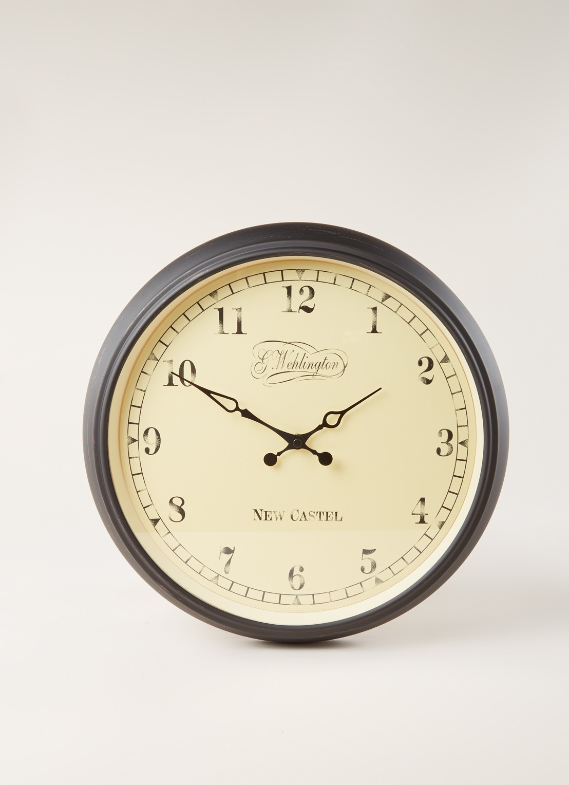 NeXtime Aaltje wandklok 35 cm - voorkant 7 gebroken wit