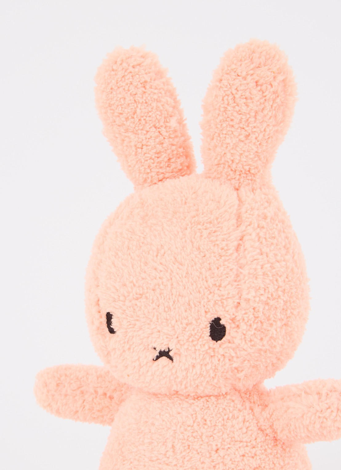 Nijntje Miffy knuffel 23 cm - voorkant 2 abrikoos