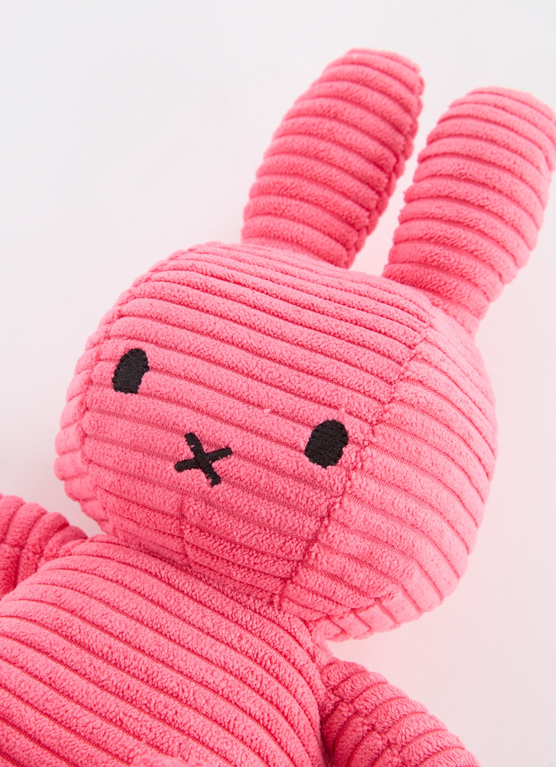 Nijntje Miffy knuffel van corduroy 23 cm - voorkant 2 fuchsia