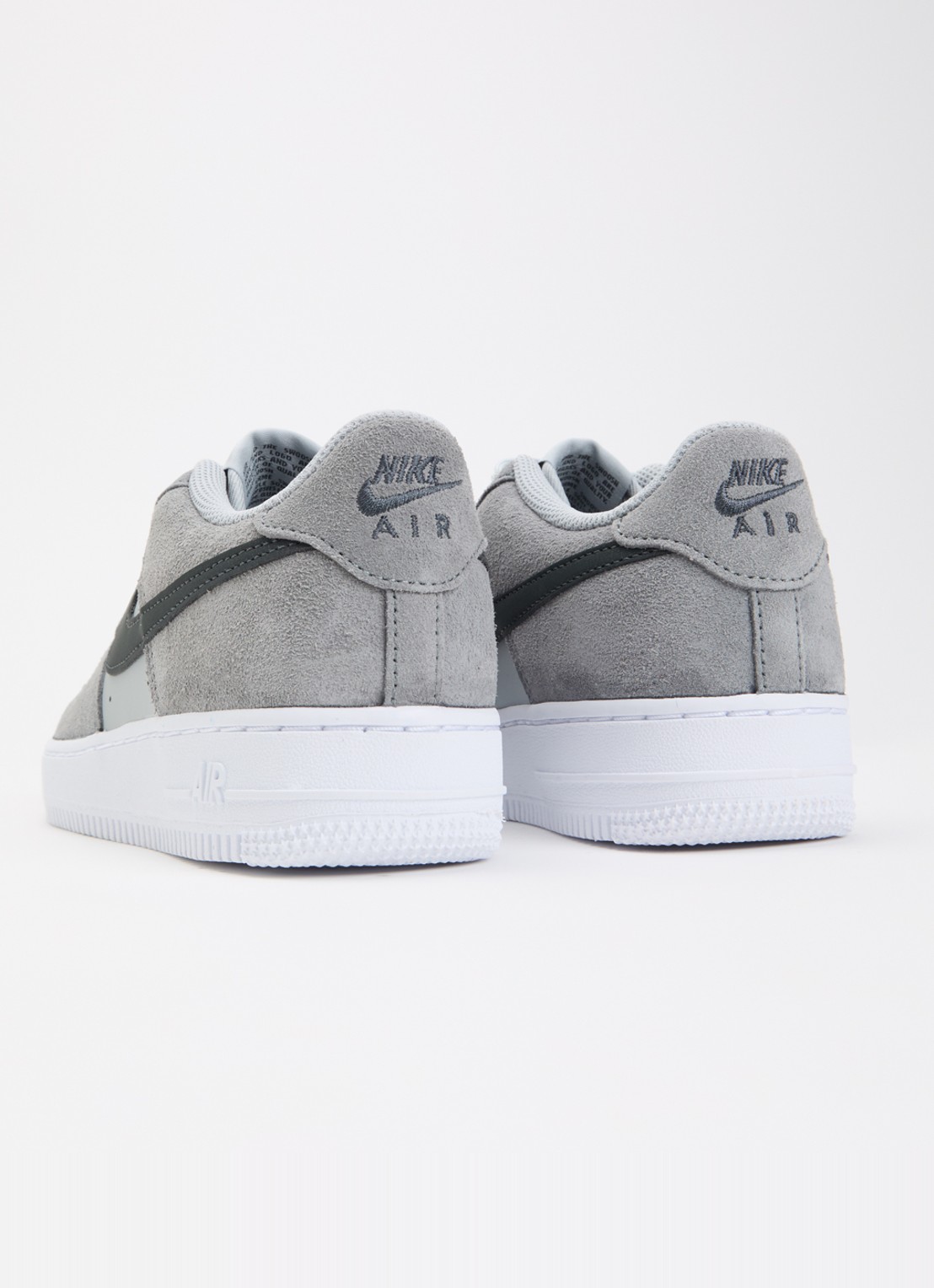 Nike Air Force 1 sneaker van suède met leren details - achterkant 5 grijsmele