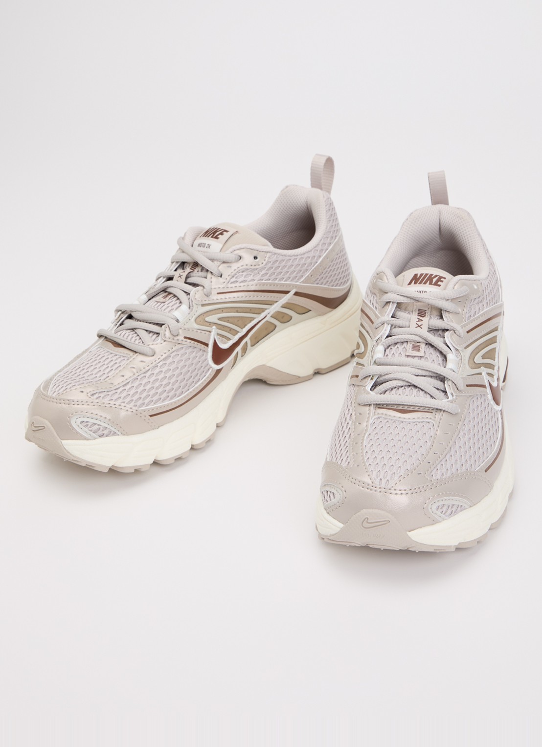 Nike Air Max Moto 2k sneaker met details van mesh  - detail paars