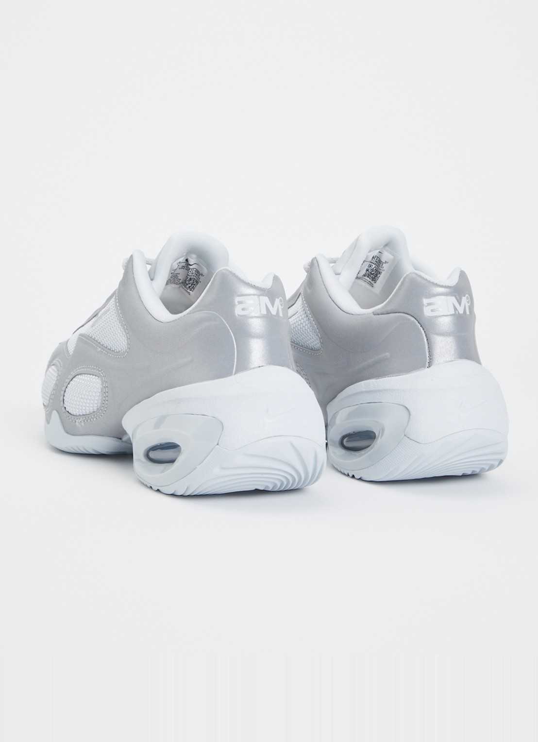 Nike Air Max Muse sneaker met mesh details en metallic finish - achterkant 2 zilver