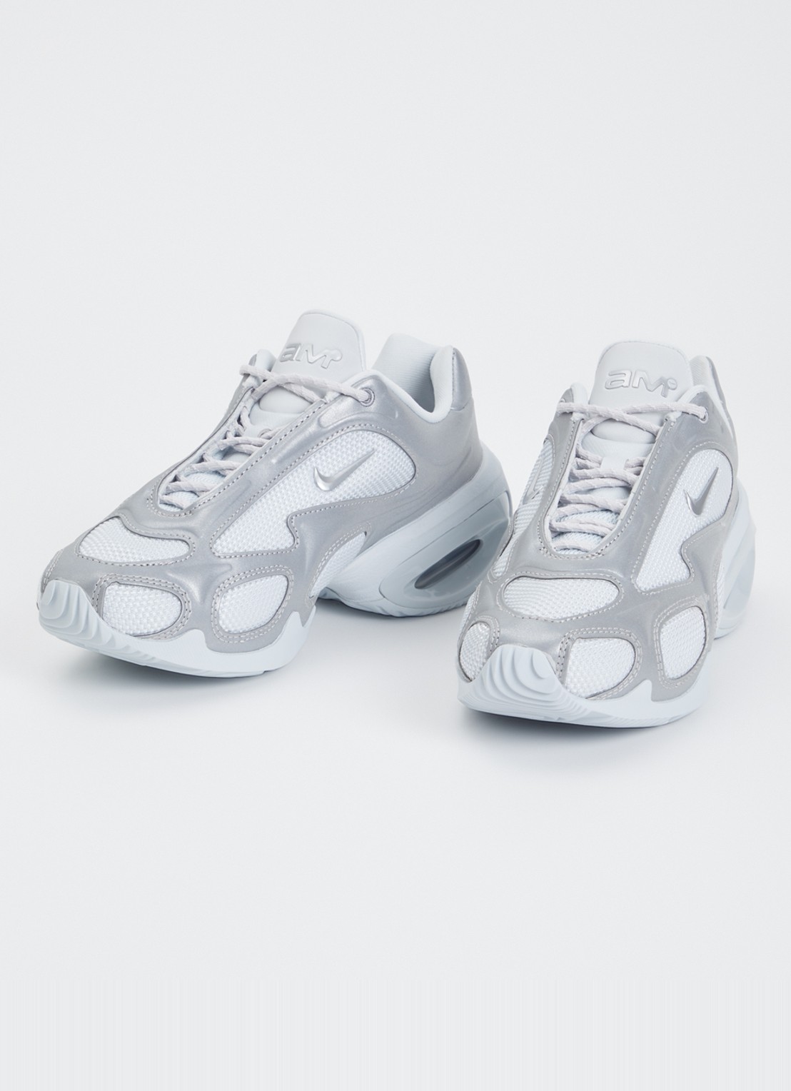 Nike Air Max Muse sneaker met mesh details en metallic finish - detail 3 zilver