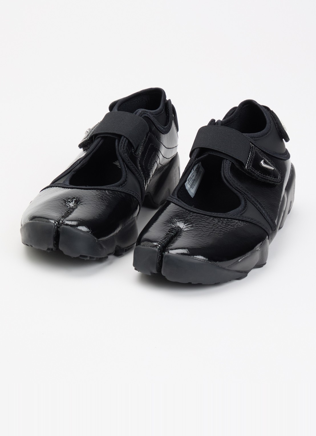 Nike Air Rift sneaker met lakfinish  - detail zwart