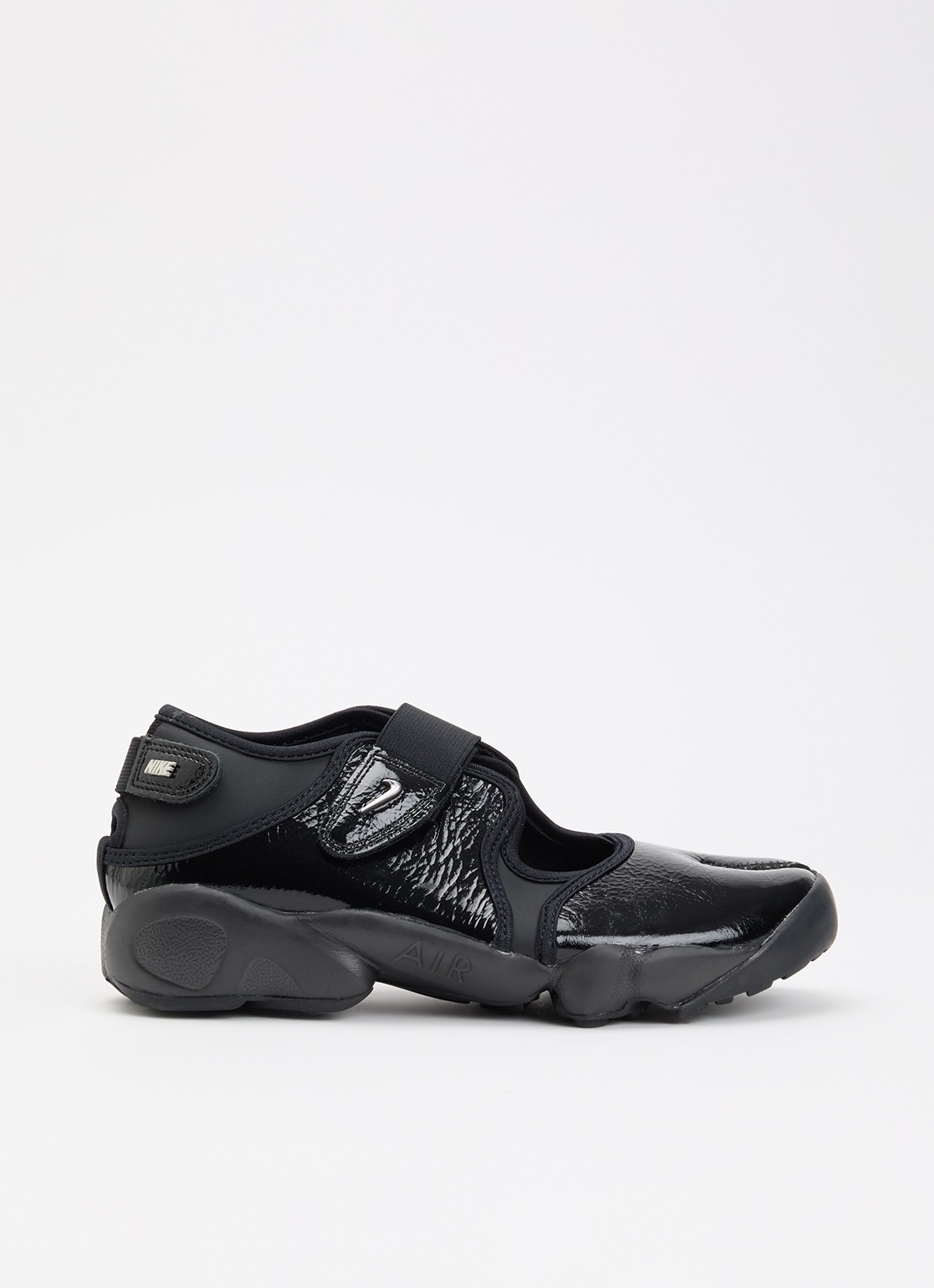 Nike Air Rift sneaker met lakfinish  - voorkant 5 zwart