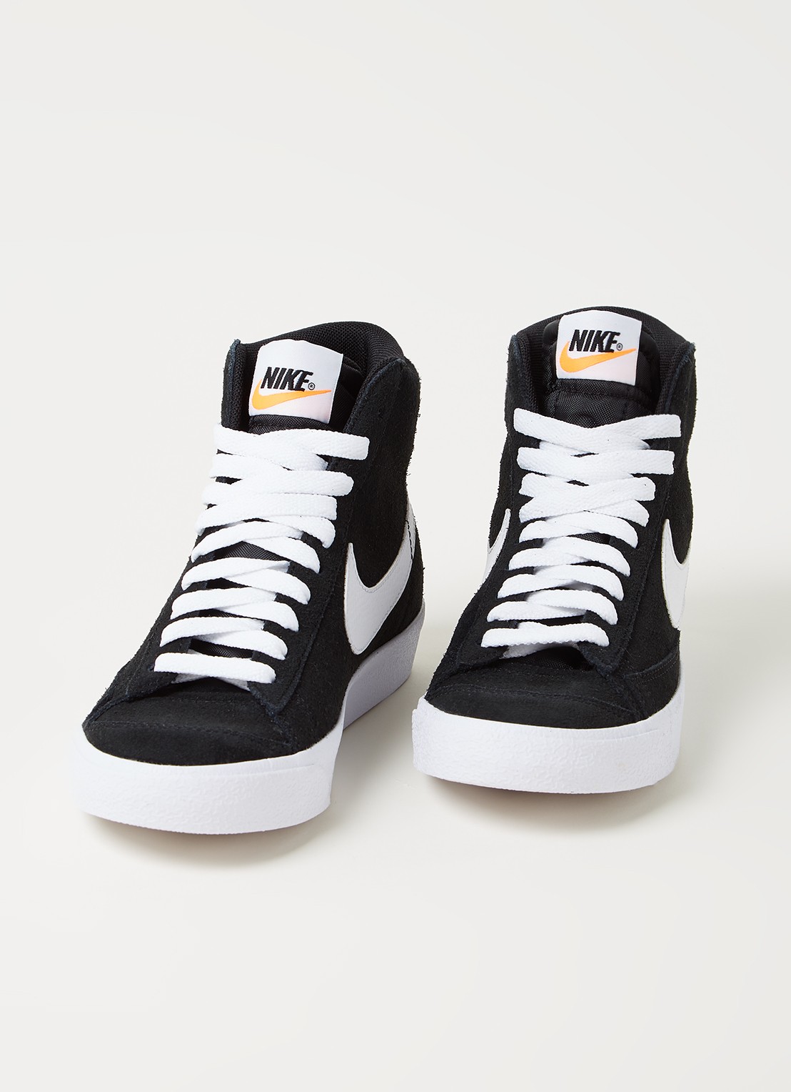 Nike Blazer Mid 77 sneaker van suède - voorkant 2 zwart