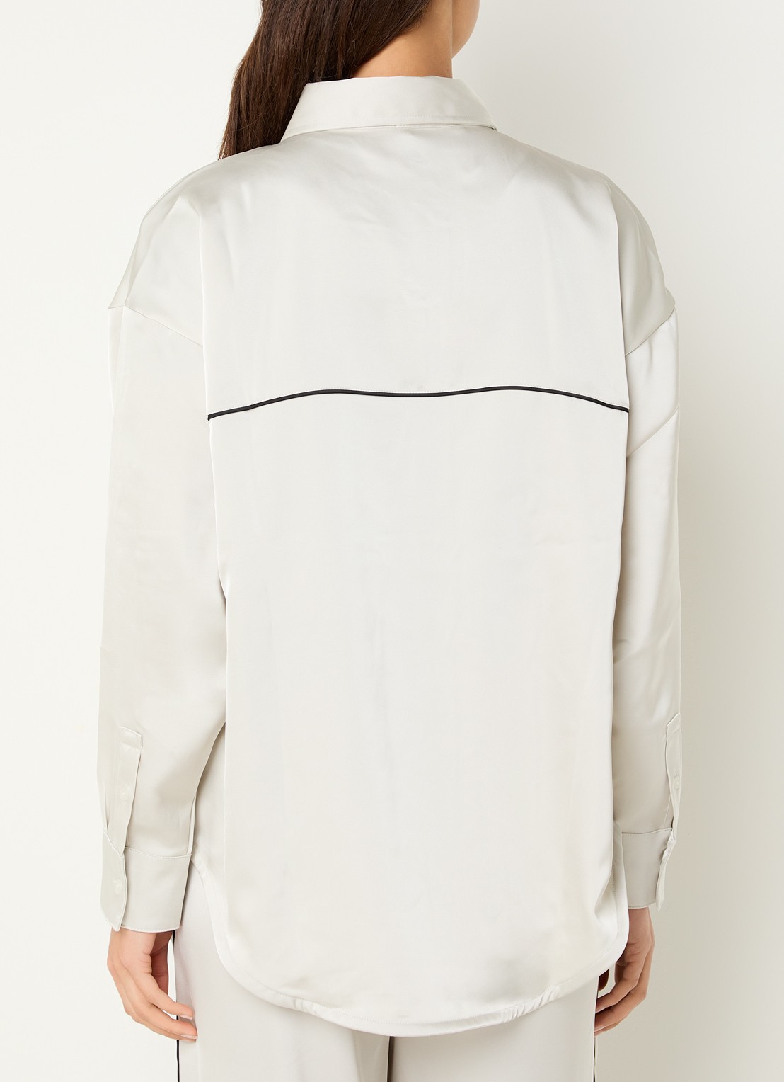 Nike Blouse van satijn met borstzak en logo - achterkant beige
