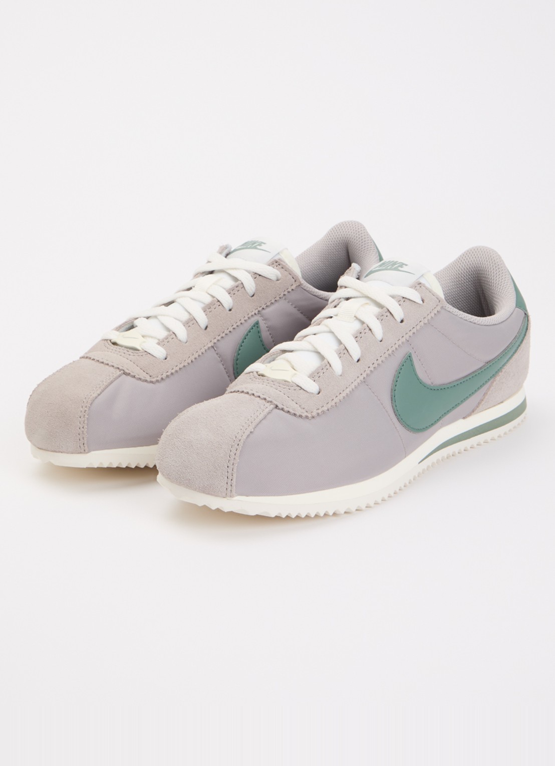 Nike Cortez sneaker met suède details - voorkant 4 grijs