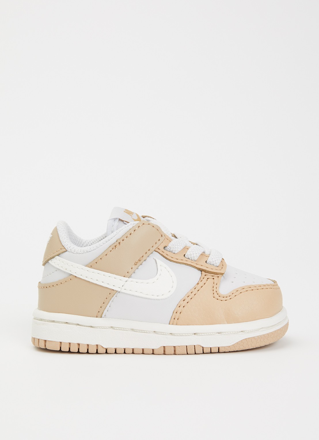Nike Dunk Low sneaker met details van leer en logo  - voorkant 5 lichtbruin