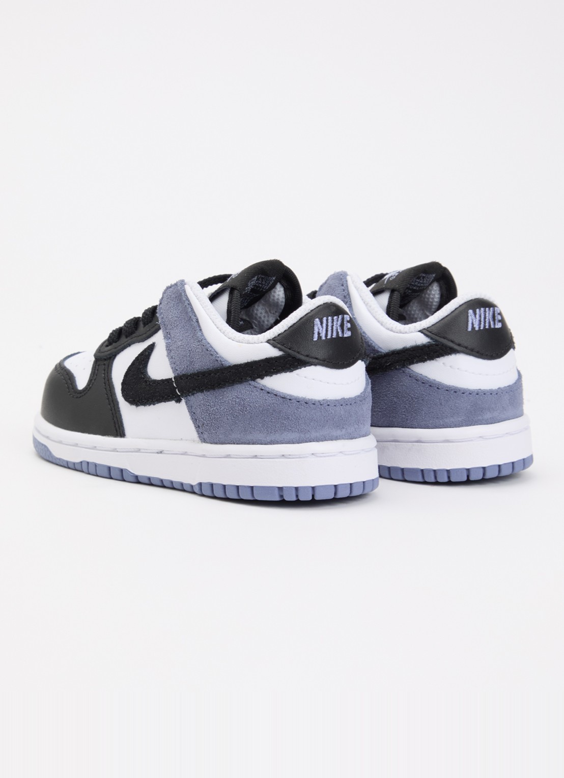 Nike Dunk Low sneaker met leren details - achterkant 2 zwart
