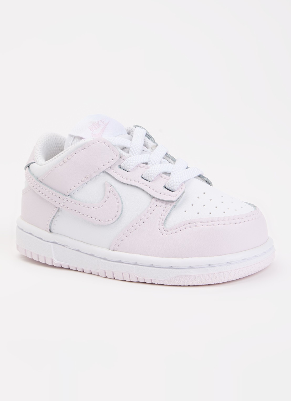 Nike Dunk Low sneaker met logo - voorkant lichtroze
