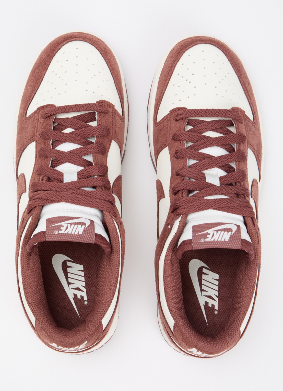 Nike Dunk Low sneaker met suède details - detail 3 steenrood