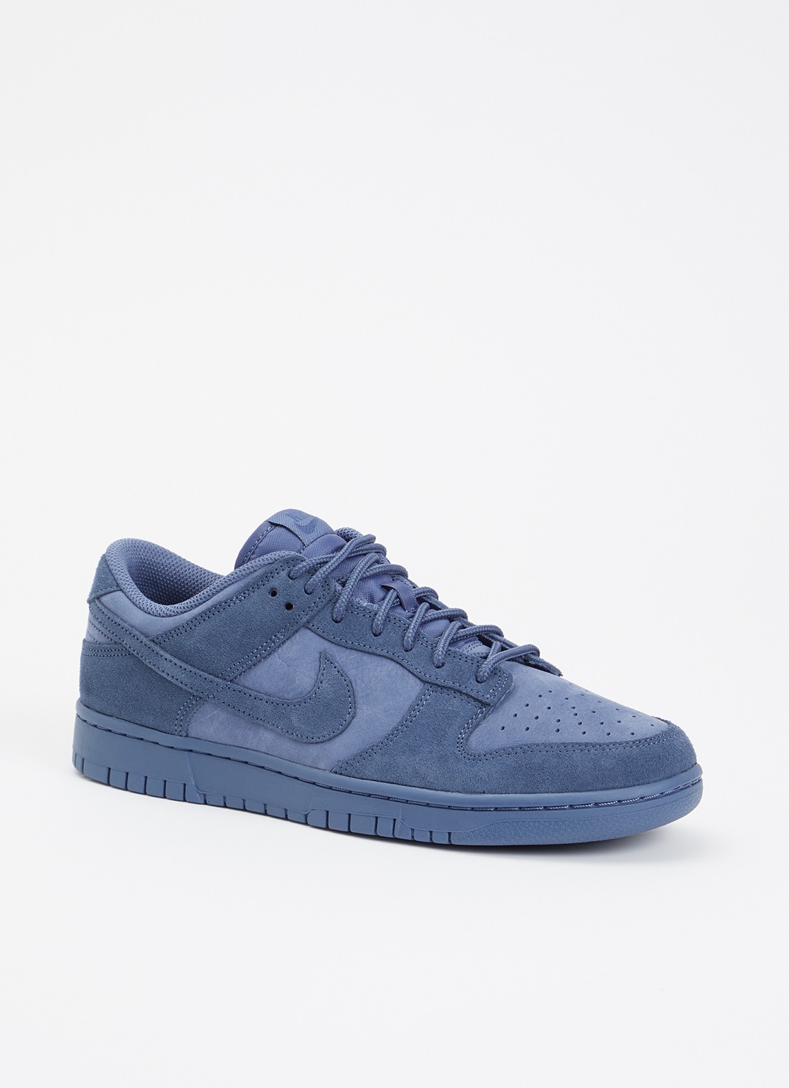 Nike Dunk Low sneaker met suède details - voorkant 5 staalblauw