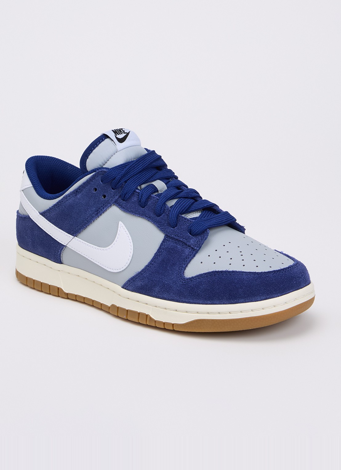 Nike Dunk Low sneaker met suède details - voorkant 5 royalblauw